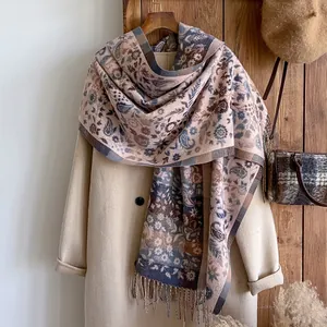 Écharpe bohème rétro à motif paisley avec franges et motifs géométriques d'automne
