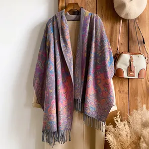 Écharpe rétro en jacquard à motifs paisley avec franges pour la mode automnale