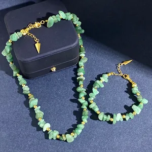 Handgemaakte groene aventurijn ketting en armband set met gouden metalen details