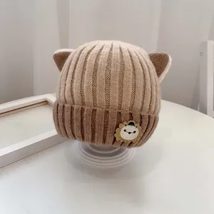 Dicke Baby-Wintermütze mit Katzenohren und Sonnenblumen-Patch in Khaki und Kaffeebraun
