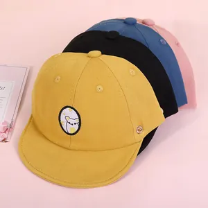 Cappellini baseball neonato in cotone con ricamo criceto in giallo nero blu e rosa