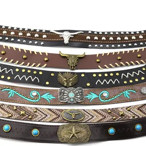 Dettaglio di sei cinturini per cappelli western con borchie, pelle e inserti in turchese