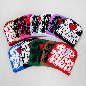 Y2K Streetwear Knit Beanie For Men Women Top Tier Letter Heart Jacquard Winter Warm Acrylic Skull Cap Street Fashion Accessory