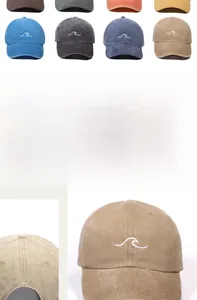 Gros plan détaillé de la broderie vague sur casquette en toile délavée vintage
