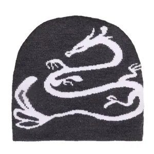 Gorro de punto gris oscuro con diseño de dragón blanco para moda callejera estilo hip-hop