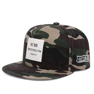 Hip-Hop Camouflage Cap mit flachem Schirm, Brooklyn-Patch und Capten-Stickerei an der Seite