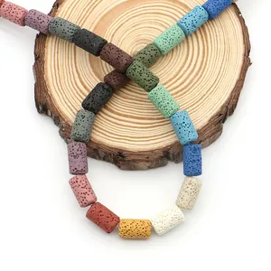 Perles cylindriques en pierre de lave colorée pour bijoux DIY sur socle en bois