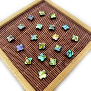 Perline a quadrifoglio in conchiglia di abalone naturale 10-12mm per gioielli fai da te