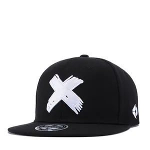Unisex Hip-Hop Snapback Cap in Schwarz mit weißer Stickerei und flachem Schirm