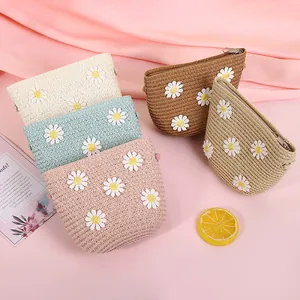 Borse in paglia ricamate con margherite per bambini in colori pastello con tracolla