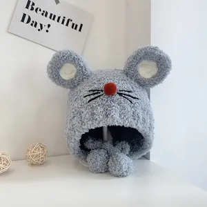 Bonnet aviateur gris pelucheux pour enfants avec oreilles de souris et liens à pompons