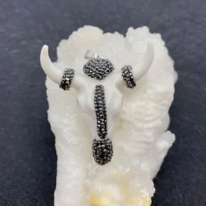Acrylic bull head skull pendant with black rhinestones for DIY necklace making