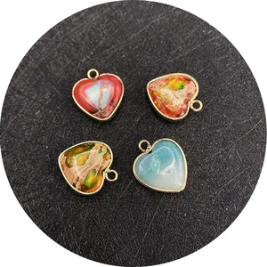 Ciondoli a cuore in pietra naturale multicolore con cornici dorate per gioielli