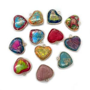 Pendentifs cœur en pierre impériale naturelle avec bordure dorée en plusieurs couleurs vives