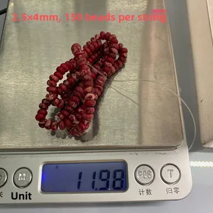 Macro di perle di diaspro imperiale rosso 2,5x4mm su bilancia digitale per gioielli