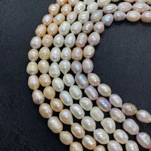 Perlas de agua dulce barrocas naturales en blanco, oro y violeta para joyas DIY