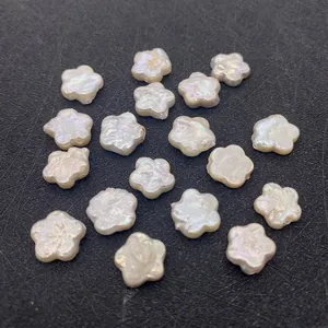 Vue détaillée de perles de culture d'eau douce en forme de fleur de 10mm pour bijoux DIY