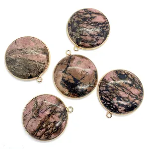 Cinq pendentifs en rhodonite 36x40mm avec bordure en métal doré et textures naturelles