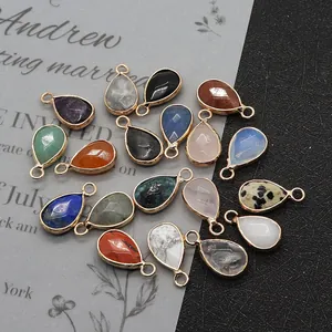 Collection de pendentifs goutte en pierre naturelle avec bordure en métal doré poli