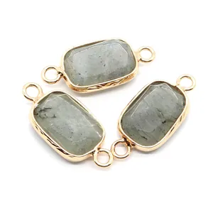 Tre pietre rettangolari di labradorite con connettori placcati in oro per gioielli fai-da-te