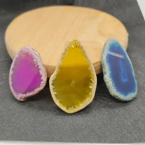 Natuurlijke agaat hangers in roze geel en blauw met onregelmatige vormen voor DIY kettingen
