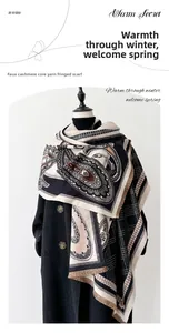 Nahaufnahme des Winter-Kaschmir-Schals mit Paisley-Mustern und Fransendetails