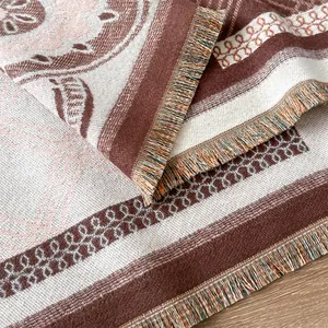 Modischer Paisley-Druck Kaschmir-Schal mit Vintage-Blumenmustern und feinen Fransen