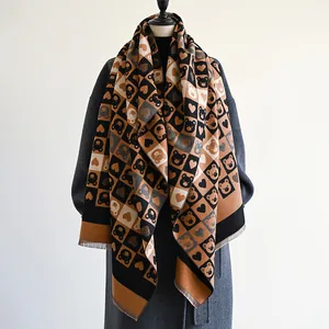 Écharpe d'Hiver Chaude en Imitation Cachemire pour Femme Châle Motif Ours de Dessin Animé Cœur Damier Gland Écharpe pour Quotidien Femme Accessoires Mode