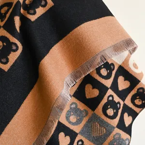 Écharpe d'hiver à motif ours et cœur avec franges marron et tricot chaud doux