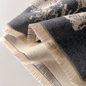 Châle Toile de Jouy gris et blanc avec franges en cachemire synthétique haut de gamme