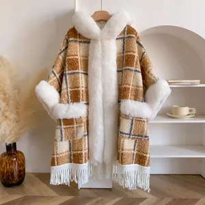 Damen Kapuzenponcho mit Karomuster, Kunstpelzbesatz, großen Taschen und Fransen am Saum