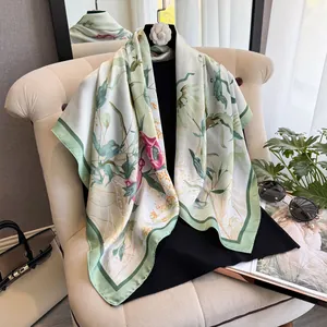 Carré de Soie en Satin Élégant pour Femme Imprimé Floral Paisley Doux Léger Mode Bandana Cheveux Enveloppement Tête