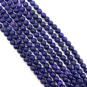 Detail van paarse drakenader-agaatkralen met natuurlijke ronde craquelé textuur voor sieraden