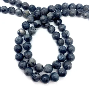 Perle rotonde di labradorite naturale blu-grigio lucido con riflessi metallici