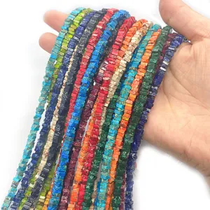 Cuentas cuadradas de piedra natural de 4mm de colores para joyería DIY mostradas en mano