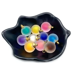 Mix di ciondoli a sfera tonda in acrilico opaco da 16mm con ganci in metallo dorato