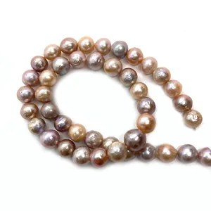 Details von 9-10 mm bunten Süßwasserperlen mit natürlichem Glanz für DIY-Schmuck