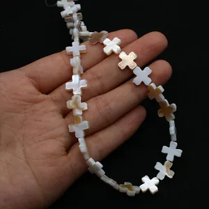 Perles en nacre naturelle en forme de croix pour la création de bijoux DIY