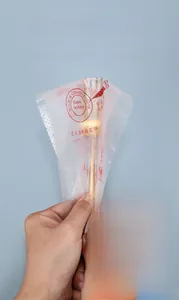 Thick disposable pastry bag detail showing anti-slip texture and high elasticity material