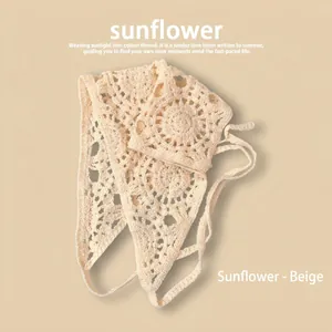 Bandeau au crochet fait main avec motif tournesol beige et détails tricotés fins