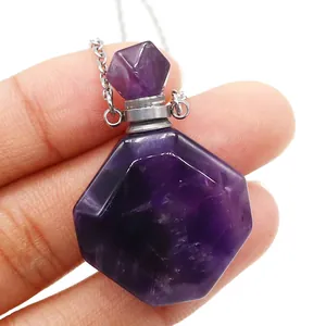 Geometrische violette Kristall-Parfümflasche mit Silberkette und Schraubverschluss