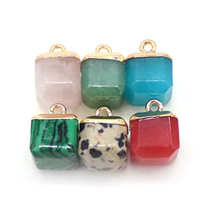 Set van zes kleurrijke edelsteen kubushangers met vergulde ringen voor DIY-sieraden maken