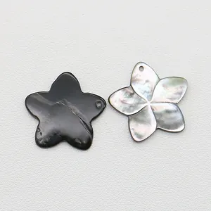 Pendenti in conchiglia naturale bianca e nera a forma di fiore per gioielli fai da te