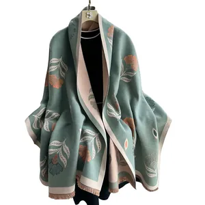 Green floral cashmere-feel scarf with tassels and leaf patterns for winter warmth