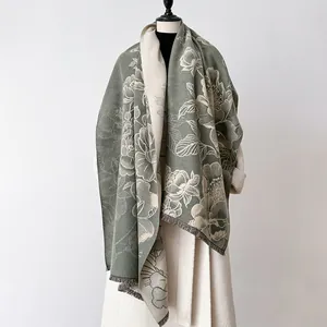 Grüner und beiger Kaschmir-Gefühl-Jacquardschal mit Retro-Pfingstrosenmuster und Fransen
