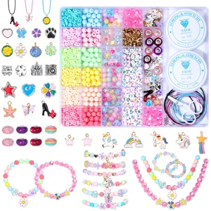 Kit de 28 grilles de perles DIY pour bijoux bohèmes colorés avec breloques et fils