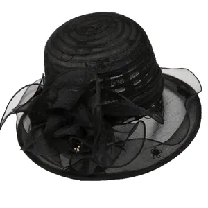 Elegante cappello da sole in organza nera con grande fiore in rete per eventi formali