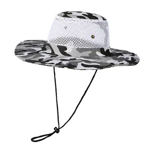 Détail du chapeau de soleil camouflage avec filet respirant et mentonnière réglable