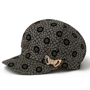 Casquette de baseball marron à carreaux pour femmes âgées avec dentelle noire et nœud doré