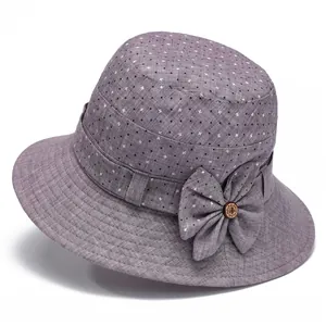 Chapeau de soleil élégant violet pour femmes âgées avec imprimé et grand nœud